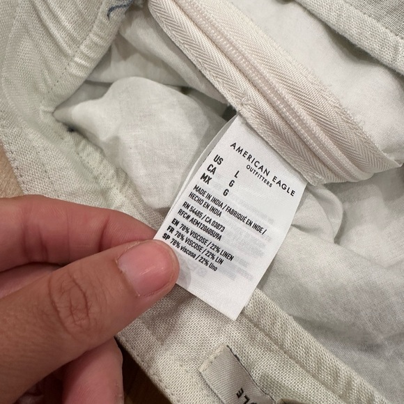 American Eagle Outfitters White Skirt with Blue Floral Design - Picture 5 of 7